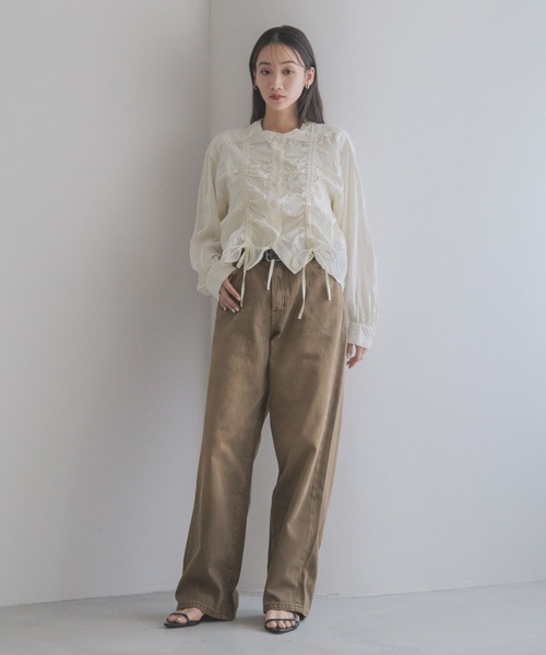 LOWRYS FARM（ローリーズファーム）の「フロントシャーリングブラウス　 289804（Tシャツ/カットソー・レディース・ホワイト/イエロー/ブラック・FREE）」の4枚目の写真