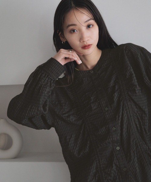 LOWRYS FARM（ローリーズファーム）の「フロントシャーリングブラウス　 289804（Tシャツ/カットソー・レディース・ホワイト/イエロー/ブラック・FREE）」の17枚目の写真