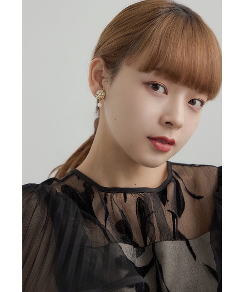 niana(ニアナ)の「パールビジューイヤリング ゴールド シルバー ホワイト 結婚式 二次会 同窓会 お呼ばれ フォーマル オケージョン(イヤリング・レディース・シルバー/ゴールド・FREE)」の3枚目の写真