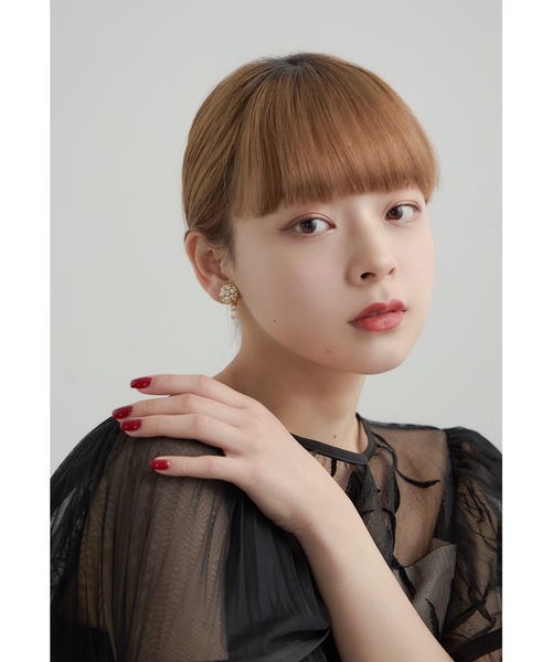 niana(ニアナ)の「パールビジューイヤリング ゴールド シルバー ホワイト 結婚式 二次会 同窓会 お呼ばれ フォーマル オケージョン(イヤリング・レディース・シルバー/ゴールド・FREE)」の6枚目の写真