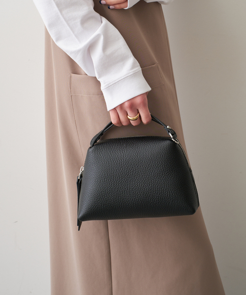 Spick & Span（スピックアンドスパン）の「GIANNI CHIARINI / ジャン二キャリー二 ALIFA S BS8148 COMM GRN242（ショルダーバッグ・レディース・ブラック/アイボリー/ブルー・FREE）」の4枚目の写真