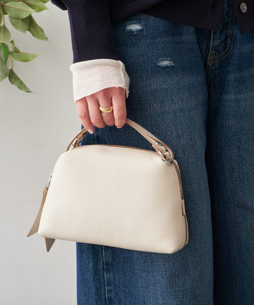 Spick & Span（スピックアンドスパン）の「GIANNI CHIARINI / ジャン二キャリー二 ALIFA S BS8148 COMM GRN242（ショルダーバッグ・レディース・ブラック/アイボリー/ブルー・FREE）」の7枚目の写真