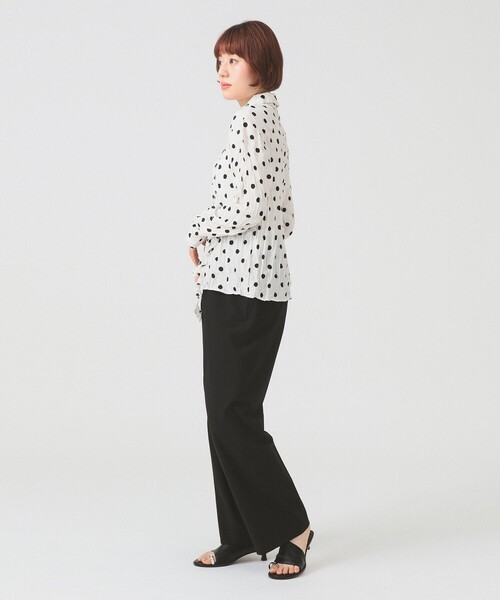 Ray BEAMS(レイビームス)の「1タック ストレート パンツ(スラックス・レディース・シルバー/ブラック・0/1)」の4枚目の写真