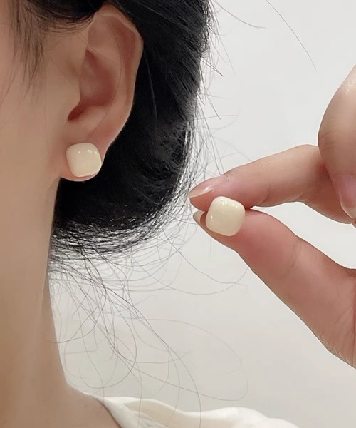 yu-ka（ユーカ）の「YU-KA:レトロカラーピアス retro color pierce（ピアス（両耳用）・レディース・グリーン/ホワイト/パープル/オレンジ・FREE）」の6枚目の写真