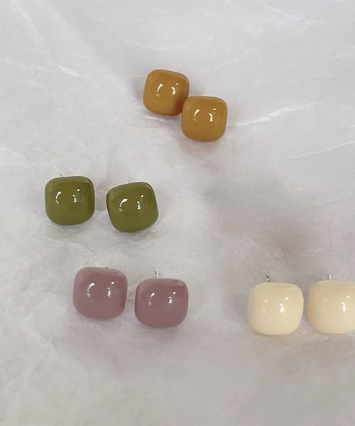 yu-ka（ユーカ）の「YU-KA:レトロカラーピアス retro color pierce（ピアス（両耳用）・レディース・グリーン/ホワイト/パープル/オレンジ・FREE）」の7枚目の写真