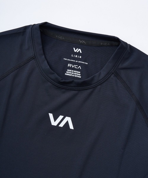RVCA（ルーカ）の「RVCA メンズ 【VA SPORT】 SPORT RASHGUARD LS 長袖ラッシュガード 【2025年春夏モデル】/ルーカロゴ長袖ラグランスリーブラッシュガード(水着)（ラッシュガード・メンズ・ブラック×ホワイト/ブラック・X-LARGE/LARGE/MEDIUM/SMALL）」の5枚目の写真