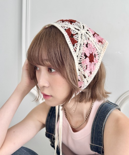 SOLLON.（ソルロン）の「アソートかぎ編みフラワーバブーシュカ（その他ヘアアクセサリー・レディース・その他1/その他2/その他3/その他4/その他5/その他6・FREE）」の4枚目の写真