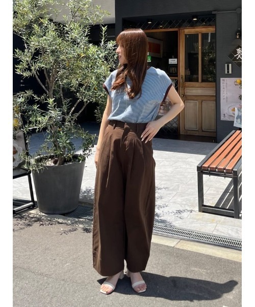 titivate(ティティベイト)の「ツータックバレルパンツ(その他パンツ・レディース・ダークブラウン/ベージュ/アイボリー・SP/S/M/L)」の8枚目の写真