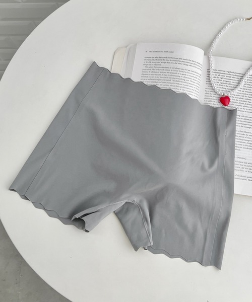 CLEA（クレア）の「シームレスペチコート（インナーウェア/肌着・レディース・ブラック/ホワイト/ベージュ/グレー・FREE）」の17枚目の写真