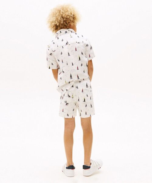TOMMY HILFIGER(トミーヒルフィガー)の「BOYS ウーブンオールオーバープリントショートパンツ(その他パンツ・キッズ・ベージュ・130cm/160cm/140cm/150cm)」の4枚目の写真