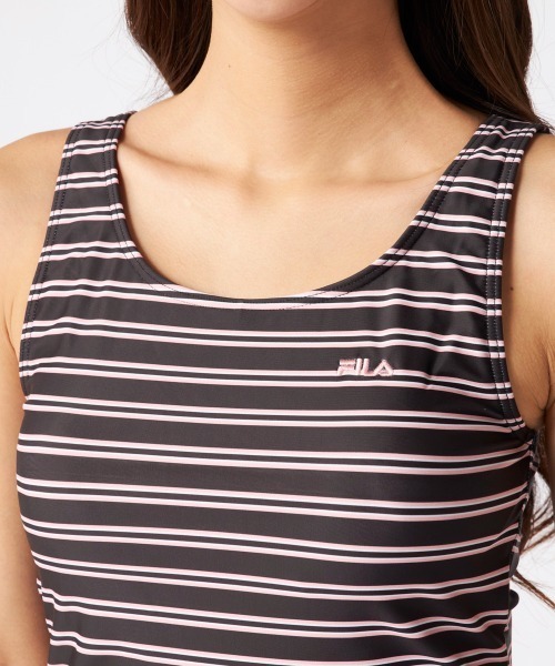 FILA(フィラ)の「【FILA/フィラ】Tシャツ付き水着4点セット/水陸両用オーバーサイズラッシュガードTシャツ・ミッドレングスパンツ付きタンキニ(水着)(水着・レディース・ホワイト/ブラック/ネイビー・SMALL/MEDIUM/LARGE/X-LARGE)」の12枚目の写真