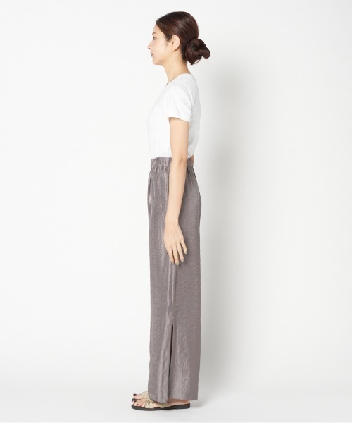 HELIOPOLE(エリオポール)の「SATIN SLIT EASY PANTS(その他パンツ・レディース・アイボリー/ダークブラウン・36/38)」の10枚目の写真