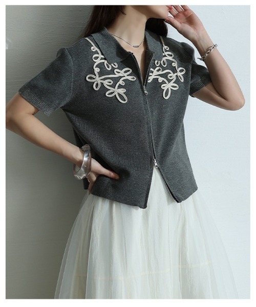 Sawa a la mode（サワアラモード）の「コード刺繍Wジップニットブルゾン（ニット/セーター・レディース・チャコールグレー・FREE）」の12枚目の写真