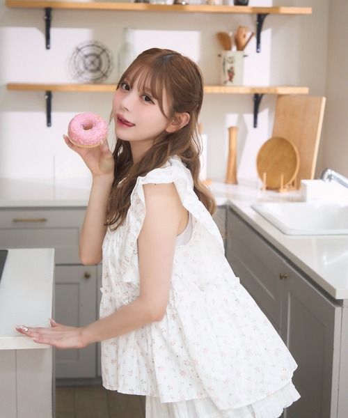 TITTY&CO.（ティティーアンドコー）の「ノースリーブフリルブラウス（シャツ/ブラウス・レディース・その他/ブルー/ホワイト・FREE）」の4枚目の写真