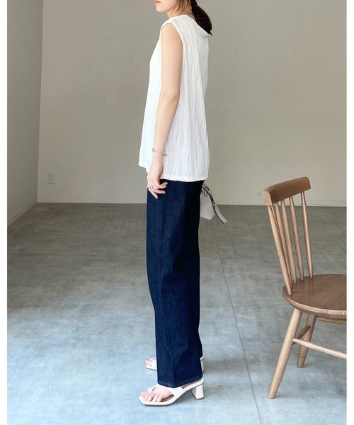 She's Closet（シーズクローゼット）の「ウェーブプリーツサイドスリット入り深Vネックベスト（ベスト・レディース・ブラウン/オフホワイト/ブラック・FREE）」の17枚目の写真