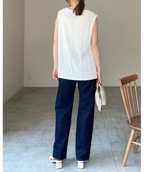 She's Closet（シーズクローゼット）の「ウェーブプリーツサイドスリット入り深Vネックベスト（ベスト・レディース・ブラウン/オフホワイト/ブラック・FREE）」の18枚目の写真