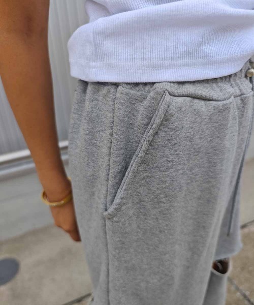 esutoreja(エストレジャ)の「ダメージスウェットパンツ(スウェットパンツ・レディース・ベージュ/ブラック/グレー・FREE)」の14枚目の写真