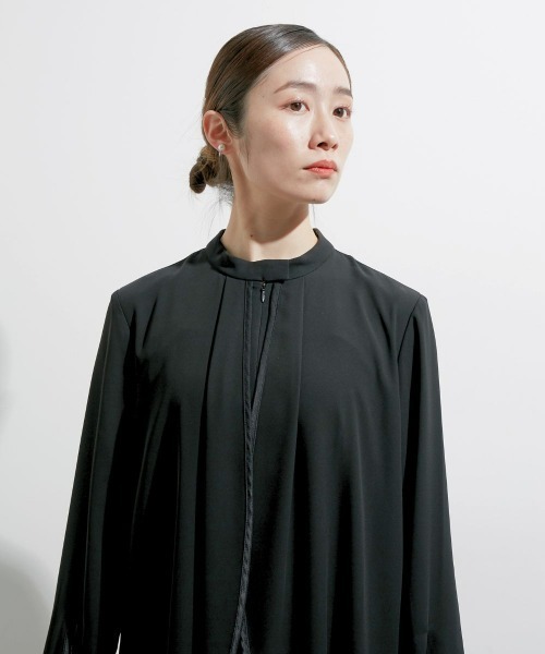 Callarus Black Formal(カラルスブラックフォーマル)の「|日本製生地|喪服・礼服|洗える|防しわ(イージーケア)|レディース| フロントファスナー|袖スリット|デザインワンピース|おしゃれ きれいめ |(スーツセット・レディース・ブラック・M/L/LL/3L)」の10枚目の写真