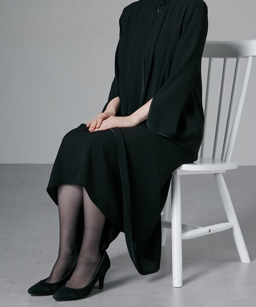 Callarus Black Formal(カラルスブラックフォーマル)の「|日本製生地|喪服・礼服|洗える|防しわ(イージーケア)|レディース| フロントファスナー|袖スリット|デザインワンピース|おしゃれ きれいめ |(スーツセット・レディース・ブラック・M/L/LL/3L)」の13枚目の写真