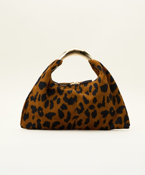 LE VERNIS（ル・ベルニ）の「≪YUKIKO KOJIMAさん　リールご紹介アイテム≫LE VERNIS(ル・ベルニ)Sculpture triangle bag S（ハンドバッグ・レディース・ベージュ/ライトグレー/ブラウン/ブラック/ホワイト/レオパード・FREE）」の7枚目の写真