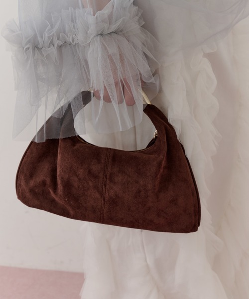 LE VERNIS（ル・ベルニ）の「≪YUKIKO KOJIMAさん　リールご紹介アイテム≫LE VERNIS(ル・ベルニ)Sculpture triangle bag S（ハンドバッグ・レディース・ベージュ/ライトグレー/ブラウン/ブラック/ホワイト/レオパード・FREE）」の19枚目の写真