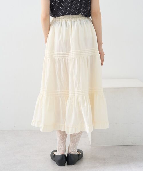 earth music&ecology(アースミュージックアンドエコロジー)の「ピンタックティアードミディスカート(スカート・レディース・アイボリー/ブラック・FREE)」の17枚目の写真