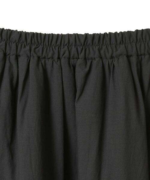 earth music&ecology(アースミュージックアンドエコロジー)の「ピンタックティアードミディスカート(スカート・レディース・アイボリー/ブラック・FREE)」の5枚目の写真