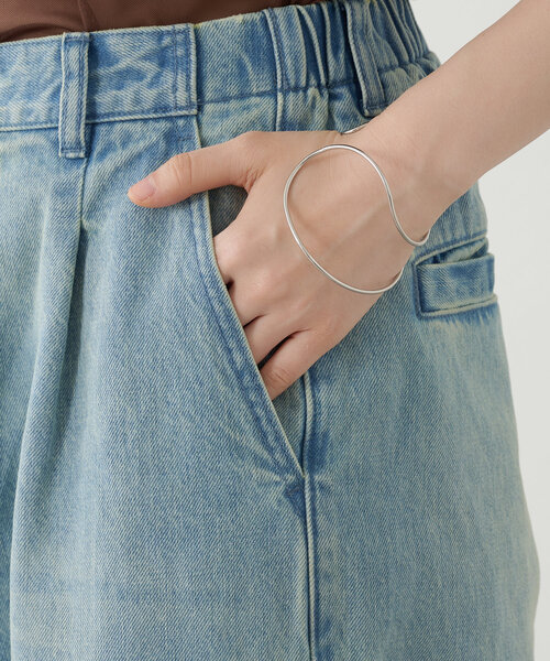 Omekashi(オメカシ)の「ドロストタックワイドデニム(デニムパンツ・レディース・インディゴブルー/ブルー系その他・38/36)」の11枚目の写真