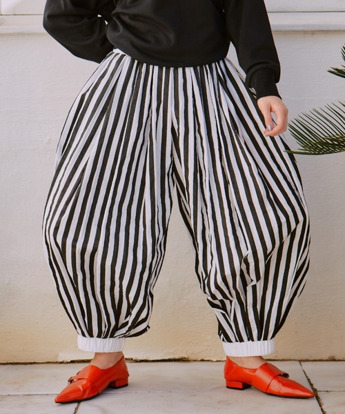 ボリュームストライプサーカスパンツ（その他パンツ）｜manana suerte