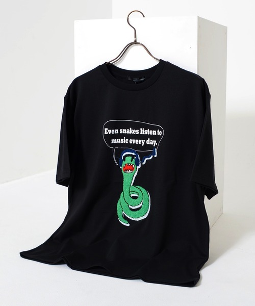 Revo.（レボ）の「アニマル 手書きイラスト サガラ刺繍 オーバーサイズTシャツ ヘビ 猫 虎 ロゴ プリント（Tシャツ/カットソー・メンズ・ホワイト系その他2/ブラック系その他/ブラック/ブラック系その他2/ホワイト/ホワイト系その他・M/L）」の5枚目の写真