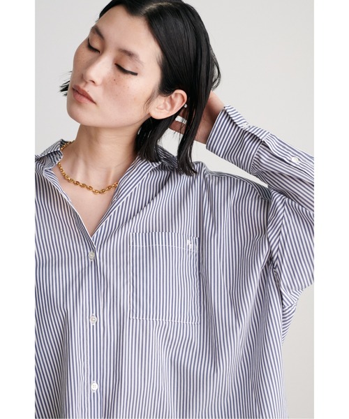LARUTA（ラルータ）の「［WEB限定］【LARUTA】ちびロゴ刺繍BIGシャツ（シャツ/ブラウス・レディース・ネイビー/ピンク/オフホワイト/ブルー/ストライプ/キャメル・FREE）」の6枚目の写真