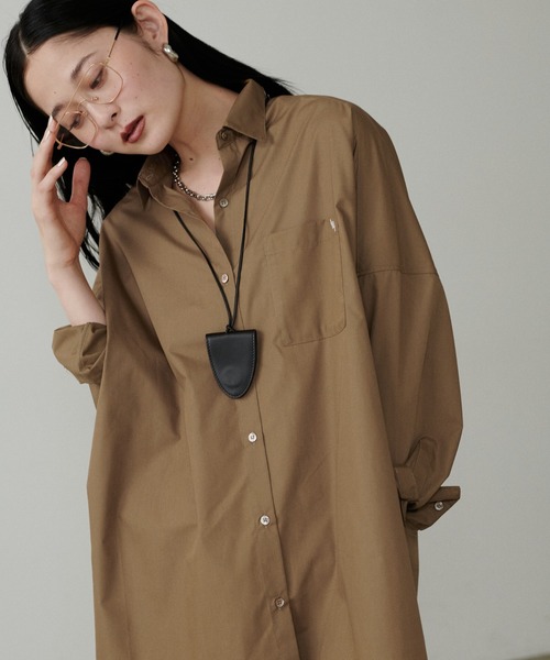 LARUTA（ラルータ）の「［WEB限定］【LARUTA】ちびロゴ刺繍BIGシャツ（シャツ/ブラウス・レディース・ネイビー/ピンク/オフホワイト/ブルー/ストライプ/キャメル・FREE）」の13枚目の写真