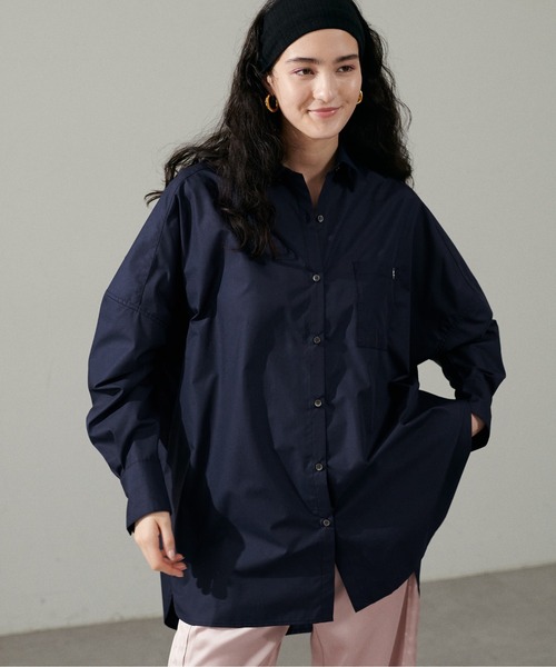 LARUTA（ラルータ）の「［WEB限定］【LARUTA】ちびロゴ刺繍BIGシャツ（シャツ/ブラウス・レディース・ネイビー/ピンク/オフホワイト/ブルー/ストライプ/キャメル・FREE）」の21枚目の写真
