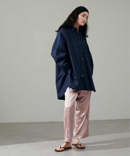 LARUTA（ラルータ）の「［WEB限定］【LARUTA】ちびロゴ刺繍BIGシャツ（シャツ/ブラウス・レディース・ネイビー/ピンク/オフホワイト/ブルー/ストライプ/キャメル・FREE）」の22枚目の写真