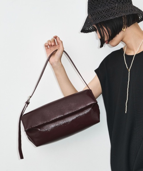 LE VERNIS(ル・ベルニ)の「LE VERNIS(ル・ベルニ) Soft wide bag(ハンドバッグ・レディース・ボルドー/ブラック・FREE)」の2枚目の写真
