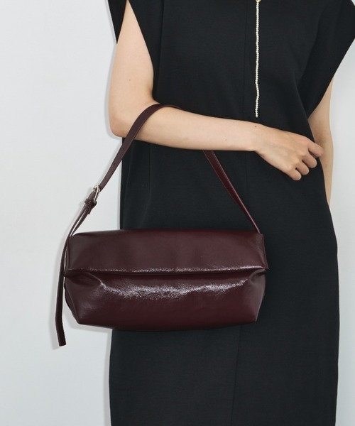 LE VERNIS(ル・ベルニ)の「LE VERNIS(ル・ベルニ) Soft wide bag(ハンドバッグ・レディース・ボルドー/ブラック・FREE)」の16枚目の写真