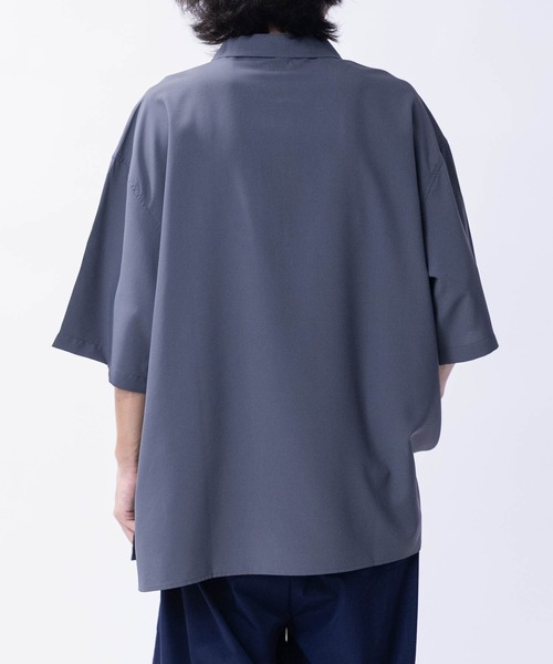 JOHN'S CLOSET(ジョンズクローゼット)の「【14】アソートプリント サイドスリット オーバーサイズ ハーフジップシャツ(シャツ/ブラウス・メンズ・ブラック系1/ネイビー系1/ホワイト系1/ホワイト系2/グレー系2/グレー系3/ブラック系2/ネイビー系2・LARGE/MEDIUM)」の17枚目の写真