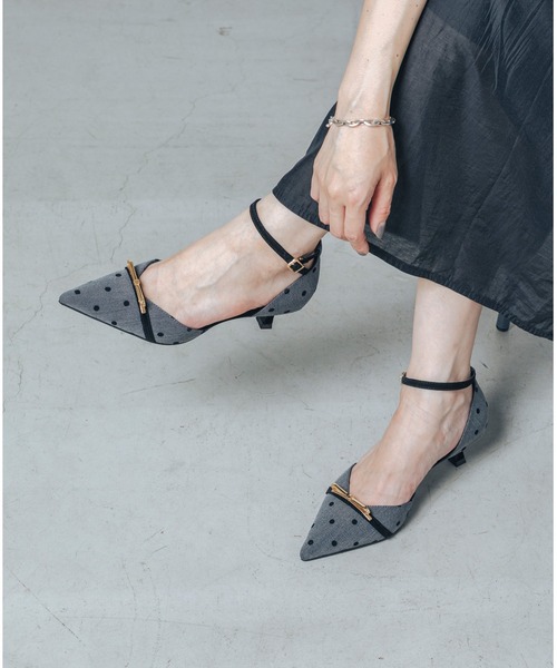 EVOL(イーボル)の「【クッション入り・ふかふか】4.5cmリボンセパレートパンプス BZ23837(パンプス・レディース・ベージュ/ブラック/グレー系その他・22.5cm/23.5cm/24.5cm/23.0cm/24.0cm/22.0cm)」の6枚目の写真