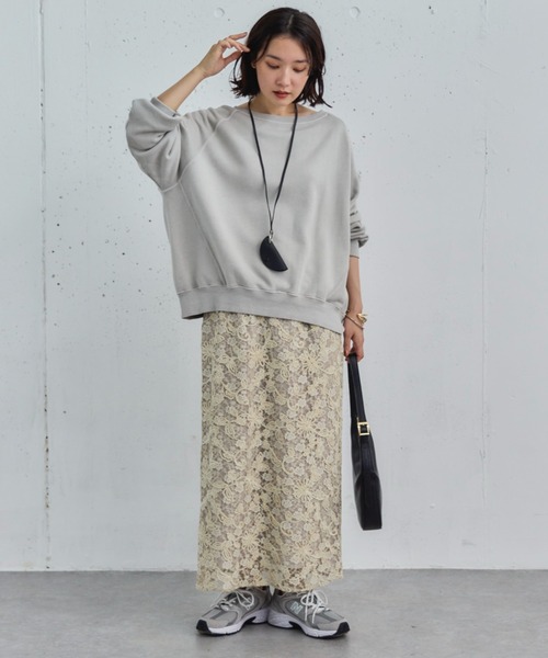 Doux archives（ドゥアルシーヴ）の「ピグメント裏毛プルオーバー（スウェット・レディース・チャコールグレー/グレイッシュベージュ/ブラウン・38）」の7枚目の写真