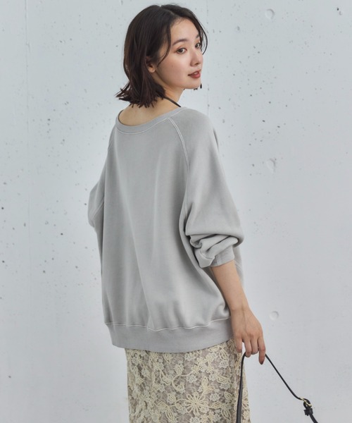 Doux archives（ドゥアルシーヴ）の「ピグメント裏毛プルオーバー（スウェット・レディース・チャコールグレー/グレイッシュベージュ/ブラウン・38）」の21枚目の写真