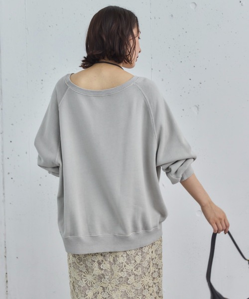 Doux archives（ドゥアルシーヴ）の「ピグメント裏毛プルオーバー（スウェット・レディース・チャコールグレー/グレイッシュベージュ/ブラウン・38）」の22枚目の写真