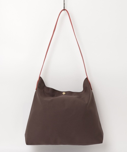 IL BISONTE（イルビゾンテ）の「IL BISONTE /  TC LEATHER / ショルダーバッグ / 2025 AUTUMN WINTER（ショルダーバッグ・レディース・ブラウン系その他/ブラック系その他2/オリーブ/ブラック/ブラウン系その他5/ブラウン系その他4/ブラウン系その他2/ネイビー系/ブラック系その他/ブラウン系その他3/レッド系その他/グリーン系その他/ブルー系その他/ネイビー・FREE）」の7枚目の写真