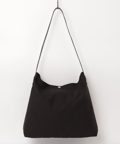 IL BISONTE（イルビゾンテ）の「IL BISONTE /  TC LEATHER / ショルダーバッグ / 2025 AUTUMN WINTER（ショルダーバッグ・レディース・ブラウン系その他/ブラック系その他2/オリーブ/ブラック/ブラウン系その他5/ブラウン系その他4/ブラウン系その他2/ネイビー系/ブラック系その他/ブラウン系その他3/レッド系その他/グリーン系その他/ブルー系その他/ネイビー・FREE）」の2枚目の写真