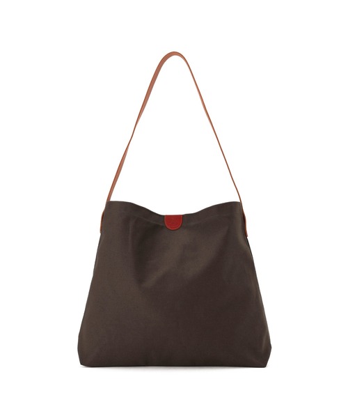 IL BISONTE（イルビゾンテ）の「IL BISONTE /  TC LEATHER / ショルダーバッグ / 2025 AUTUMN WINTER（ショルダーバッグ・レディース・ブラウン系その他/ブラック系その他2/オリーブ/ブラック/ブラウン系その他5/ブラウン系その他4/ブラウン系その他2/ネイビー系/ブラック系その他/ブラウン系その他3/レッド系その他/グリーン系その他/ブルー系その他/ネイビー・FREE）」の7枚目の写真