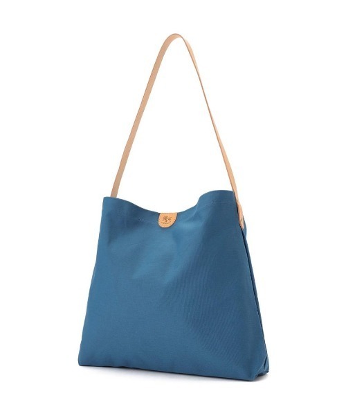 IL BISONTE（イルビゾンテ）の「IL BISONTE /  TC LEATHER / ショルダーバッグ / 2025 AUTUMN WINTER（ショルダーバッグ・レディース・ブラウン系その他/ブラック系その他2/オリーブ/ブラック/ブラウン系その他5/ブラウン系その他4/ブラウン系その他2/ネイビー系/ブラック系その他/ブラウン系その他3/レッド系その他/グリーン系その他/ブルー系その他/ネイビー・FREE）」の15枚目の写真