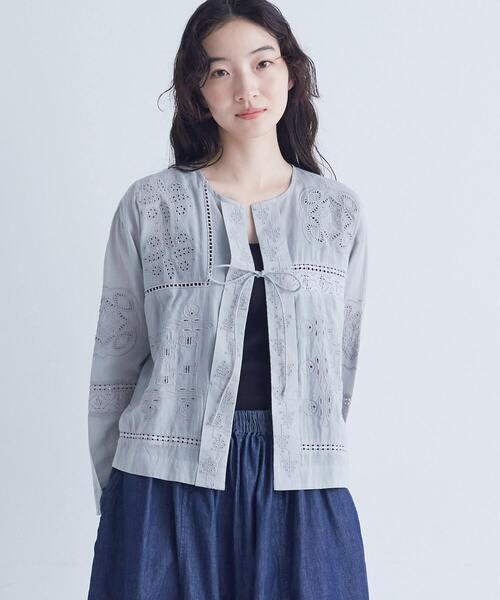 conges payes ADIEU TRISTESSE（コンジェ ペイエ アデュートリステス）の「パッチワーク刺繍ブラウス（シャツ/ブラウス・レディース・ライトグレー/チャコールグレー・38）」の18枚目の写真