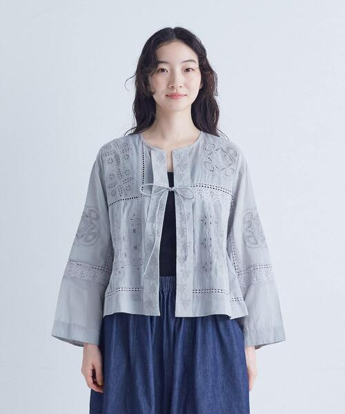 conges payes ADIEU TRISTESSE（コンジェ ペイエ アデュートリステス）の「パッチワーク刺繍ブラウス（シャツ/ブラウス・レディース・ライトグレー/チャコールグレー・38）」の17枚目の写真