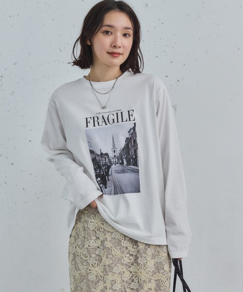 Doux archives（ドゥアルシーヴ）の「ＬｏｎｄｏｎプリントロンＴｅｅ（Tシャツ/カットソー・レディース・オフホワイト/ホワイト系その他/ベージュ/チャコールグレー・38）」の3枚目の写真