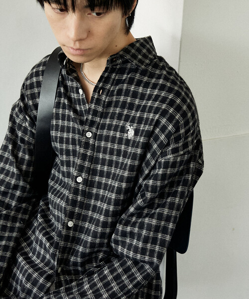 U.S. POLO ASSN.(ユーエスポロアッスン)の「U.S. POLO ASSN./ユーエスポロアッスン 別注ネルチェックシャツ/オンブレチェックシャツ(限定展開)(シャツ/ブラウス・メンズ・ブラック系その他/ブラウン系その他2/ブラック系その他2/ブラウン系その他/ベージュ系その他/グリーン系その他/ブルー系その他・SMALL/MEDIUM/LARGE)」の2枚目の写真