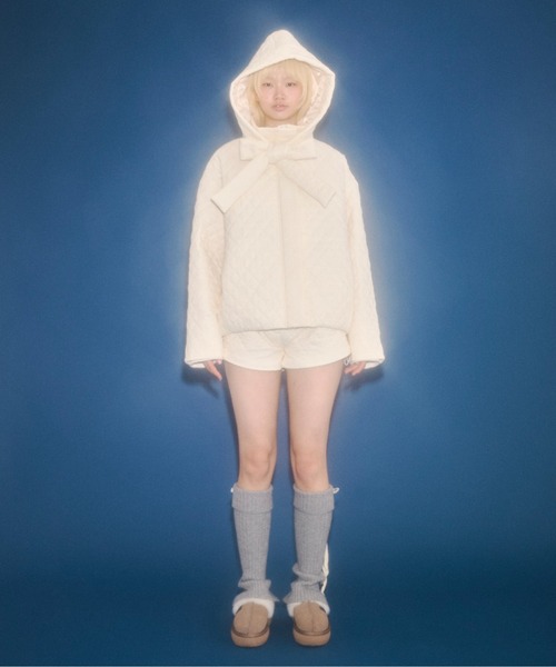 FEKETE(フェケテ)の「2way floral quilted jacket / 花柄キルティング2WAYブルゾン(その他アウター・レディース・アイボリー/イエロー/ブラウン・LARGE/MEDIUM/SMALL)」の7枚目の写真